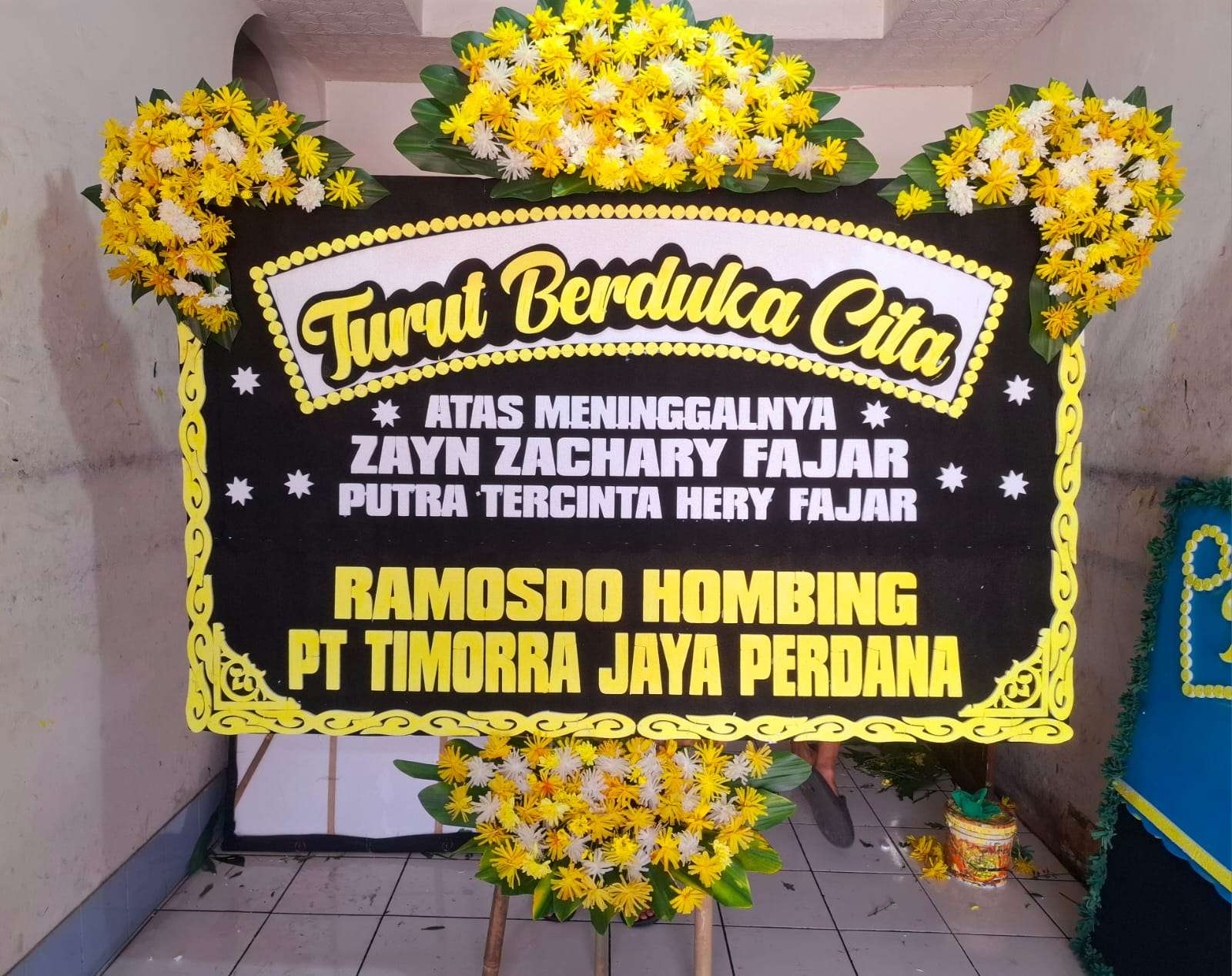 Bunga papan duka cita C1001